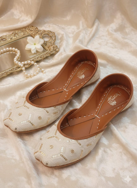 leather khussa - White